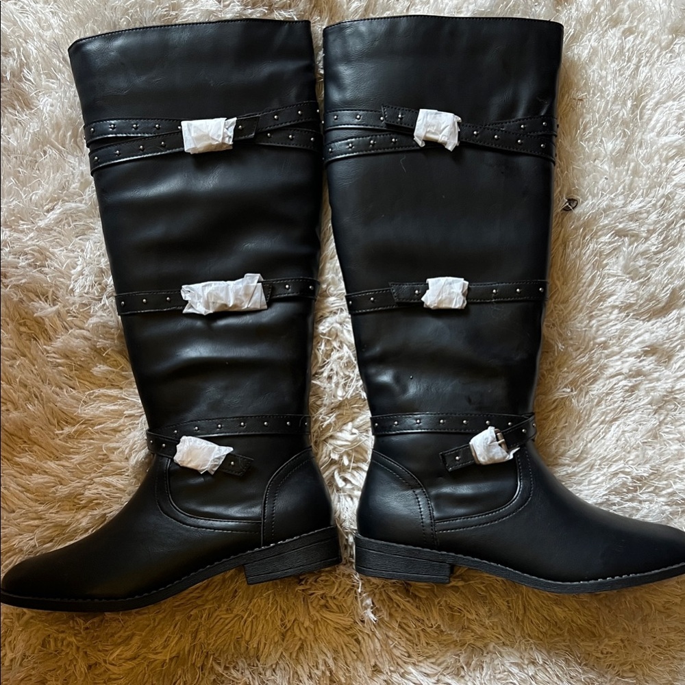 NWOT YAra Black Knee Boots with Buckle Accents ad studs